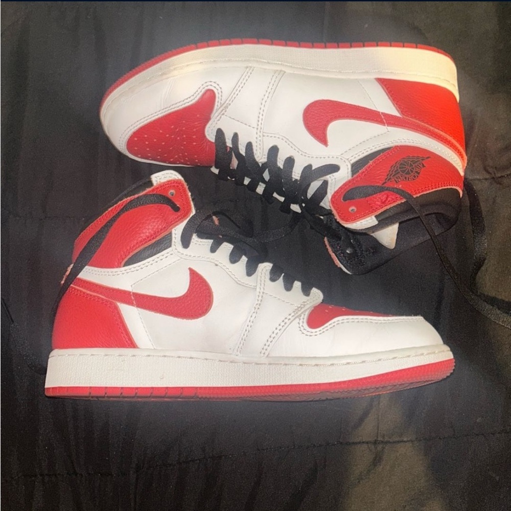 Nike Air Jordan 1 High Red White Black Sneakers